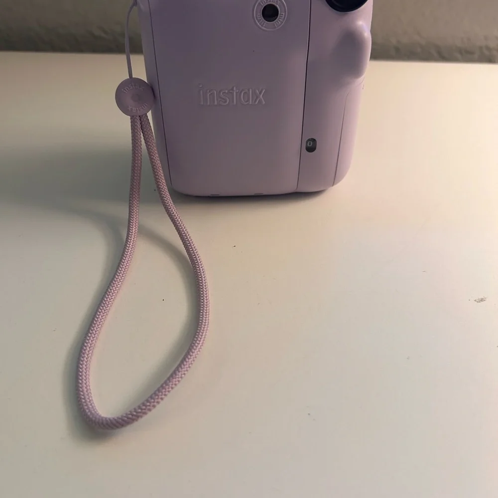 INSTAX 12 fujifilm (like new) instant camera - Picture 11 of 11